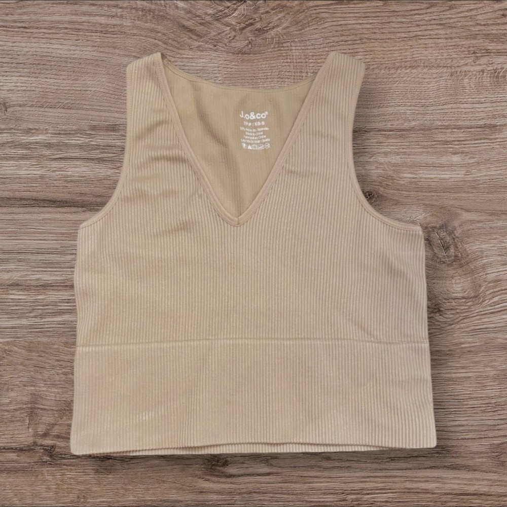 Jo&Co V-neck Soft Beige Ribbed Cropped Fitted Tank‎ Top Size XS